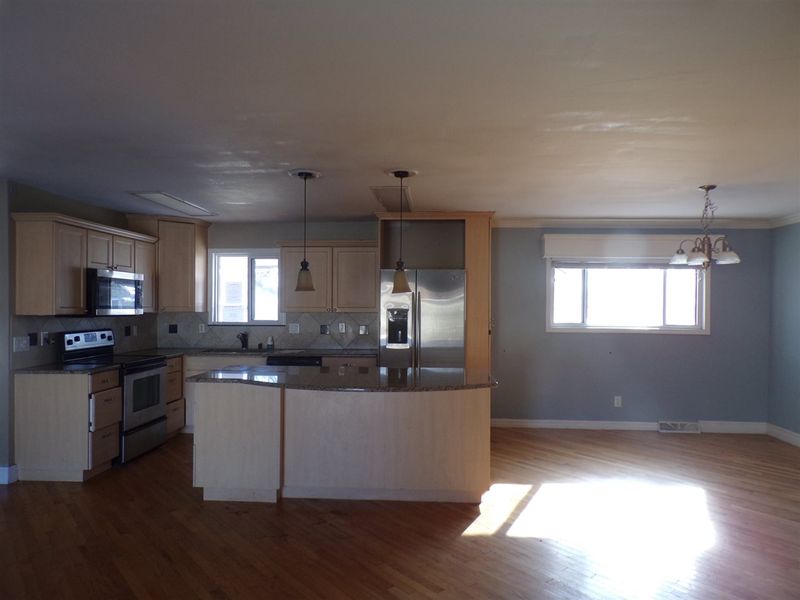 353 S Howe St, Wichita, KS 67209
