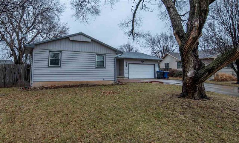 1124 Columbus Ct, Newton, KS 67114
