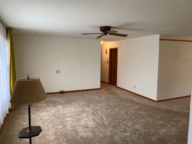 719 Courtleigh St, Wichita, KS 67218