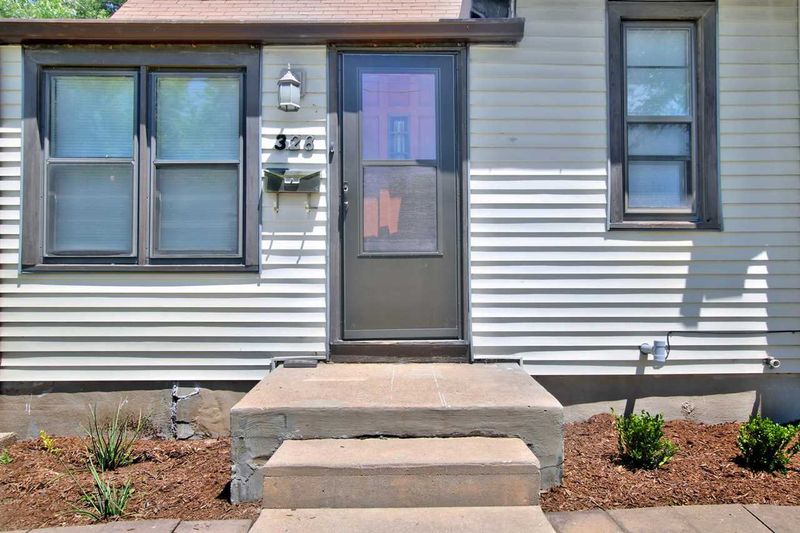 328 W 3rd St, Valley Center, KS 67147