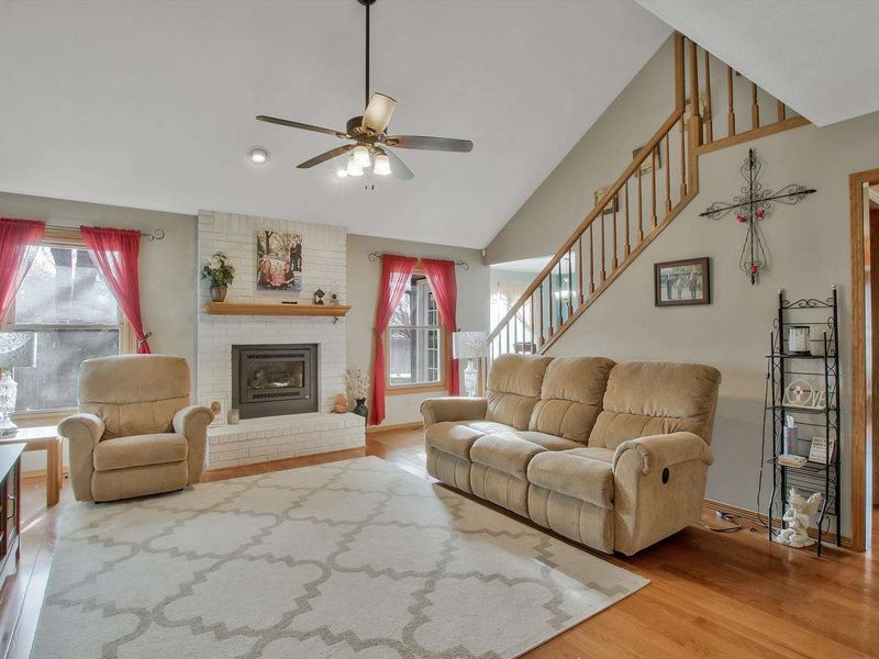 938 N Goff Ct, Valley Center, KS 67147-1812