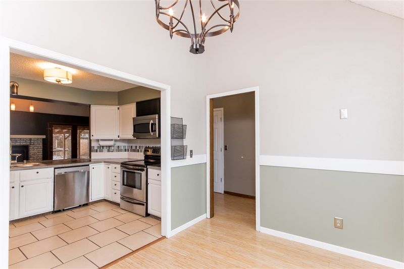 8725 E Hildreth St, Wichita, KS 67207