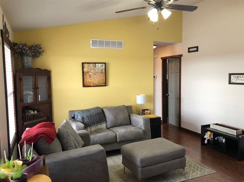1824 E Glen Hills Dr, Derby, KS 67037