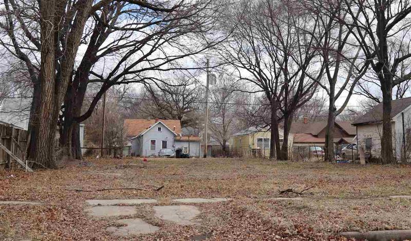 1012 Lowry St, Winfield, KS 67156