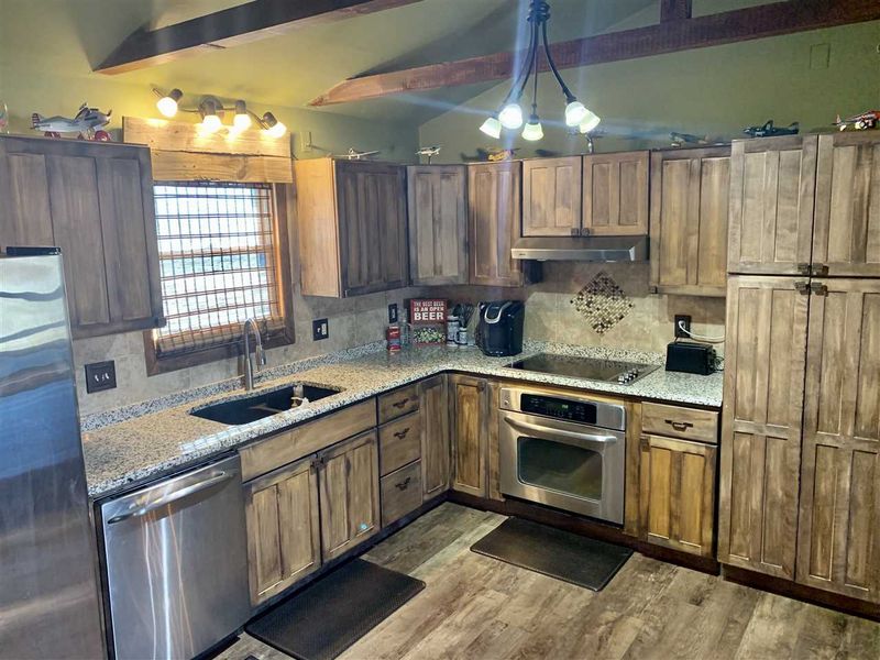 10905 E Boundary Rd, Mount Hope, KS 67108