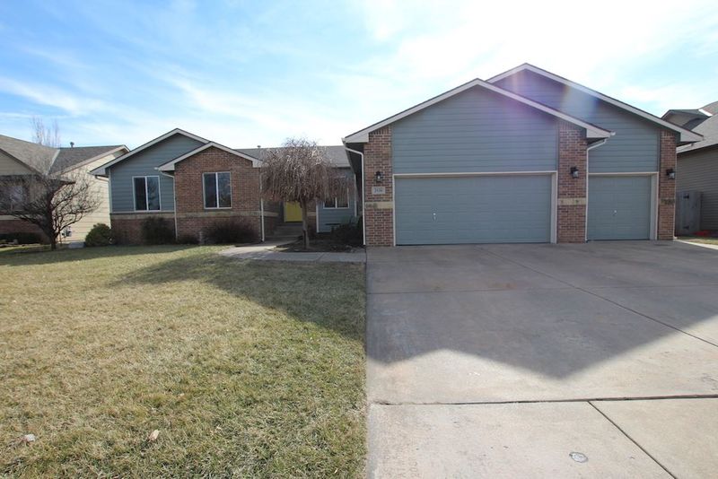 2536 Saint Andrew Ct, Goddard, KS 67052