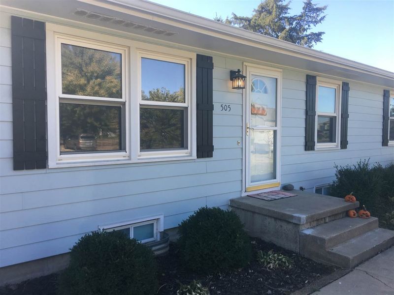 505 Charles, Hesston, KS 67062
