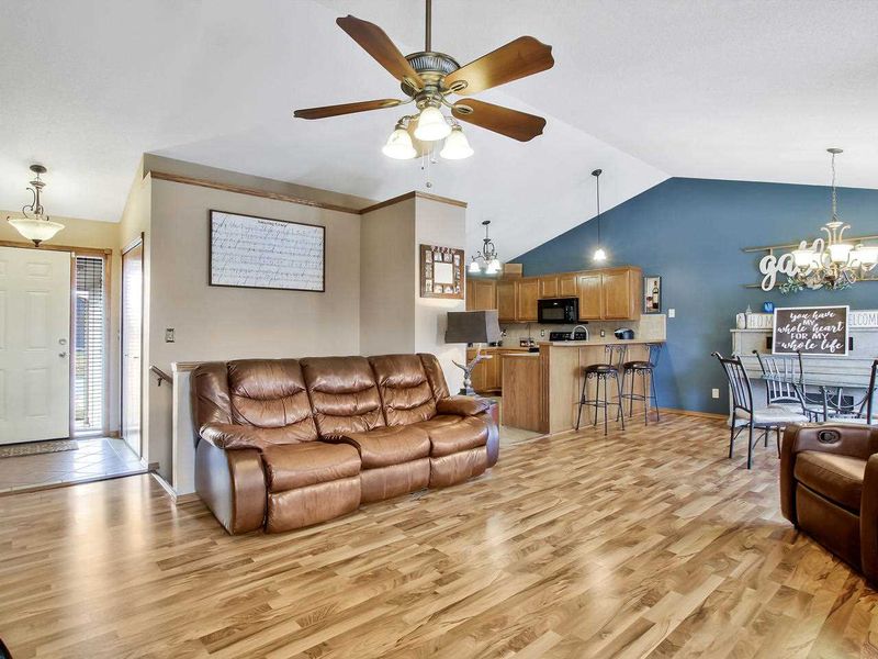 10702 W Havenhurst, Maize, KS 67101