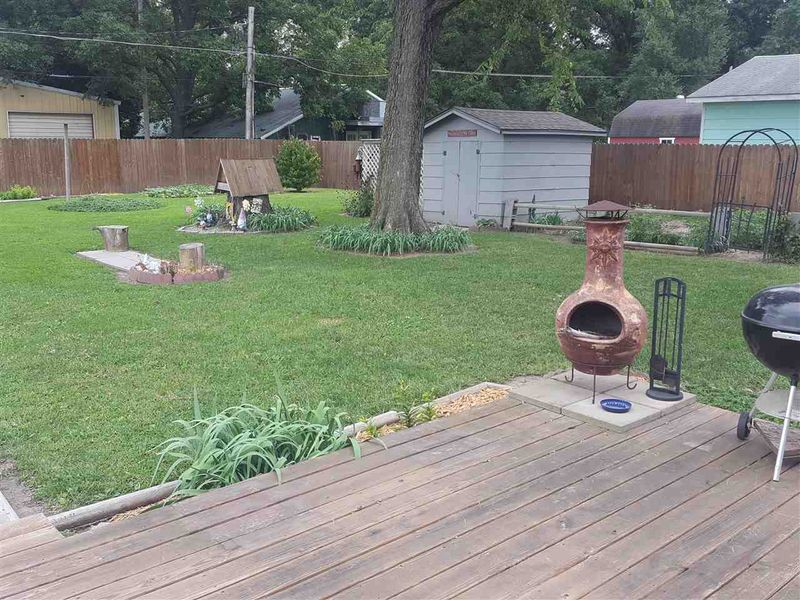 421 W Bridge St, Mulvane, KS 67110