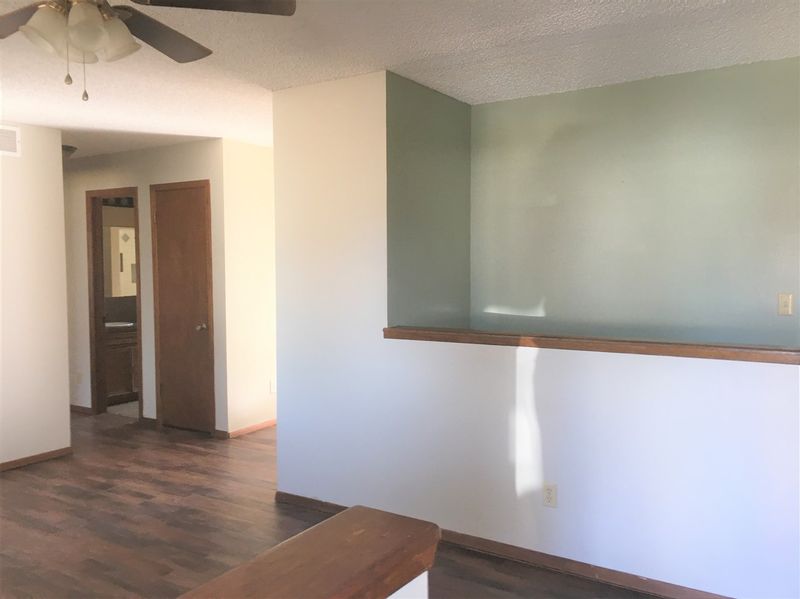 115 April Dr, Mulvane, KS 67110