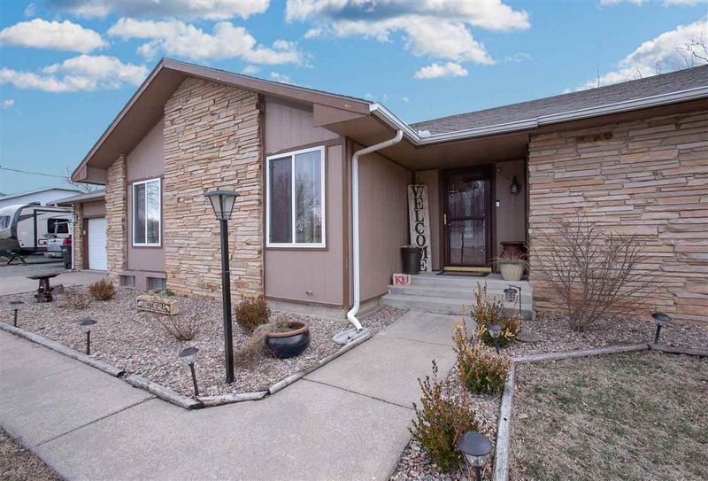 3404 Quail Dr, Augusta, KS 67010