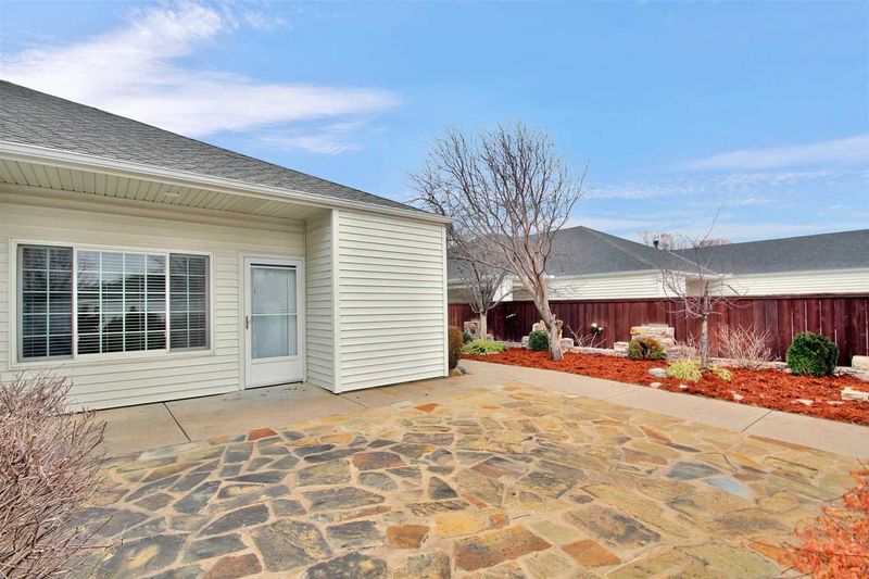 12402 E Killarney St, Wichita, KS 67206