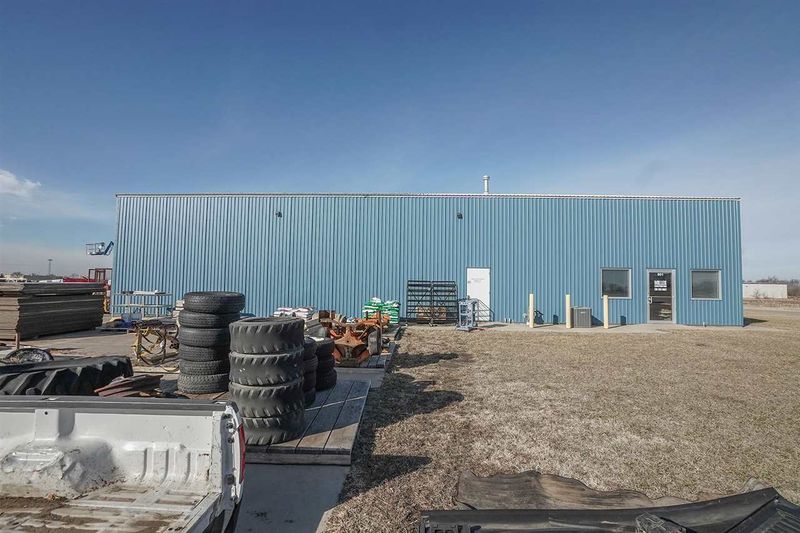 901 Industrial Dr, Newton, KS 67114