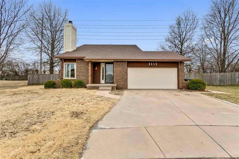 8945 E Blake Ct, Wichita, KS 67207