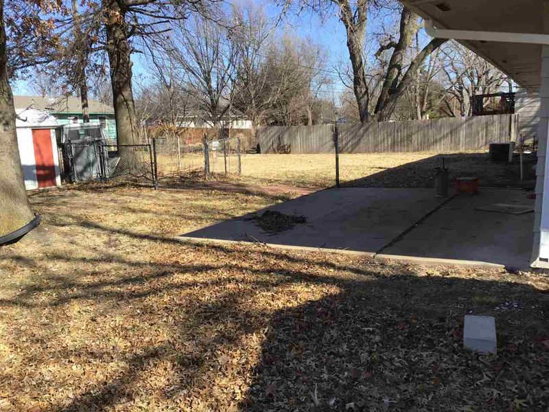608 Michael Rd, Newton, KS 67114