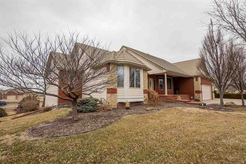 1612 W Highlander Ct, Andover, KS 67002