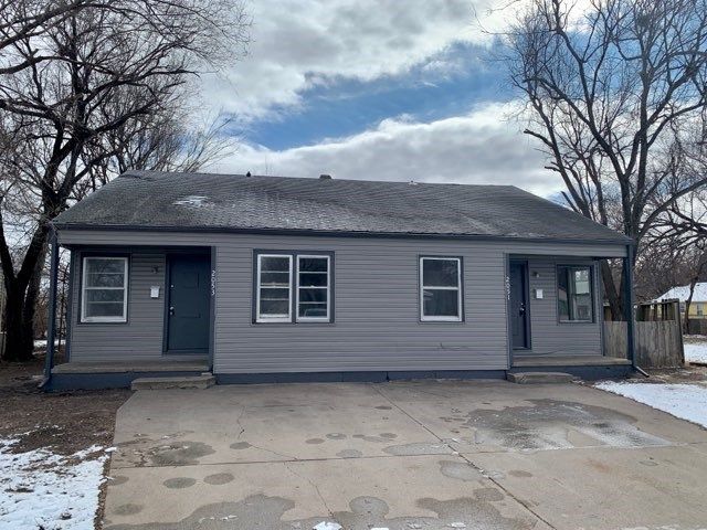 2053 E 9th St N, Wichita, KS 67214