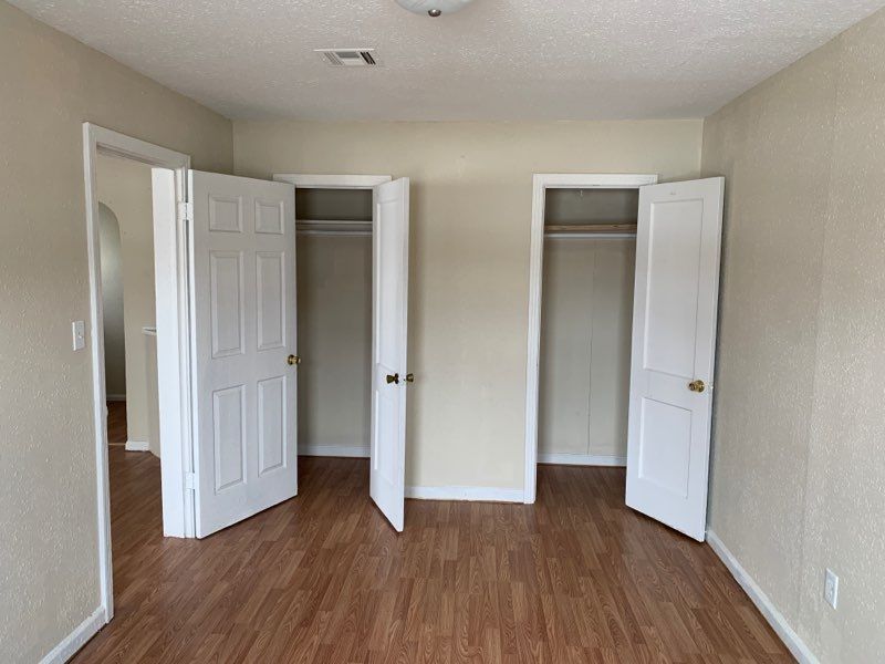 2053 E 9th St N, Wichita, KS 67214