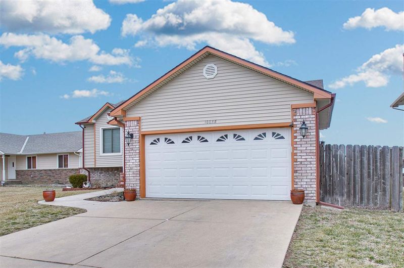 10038 E Bayley Ct, Wichita, KS 67207