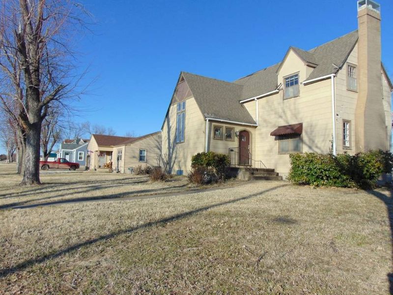 800 E 4th, Eureka, KS 67045