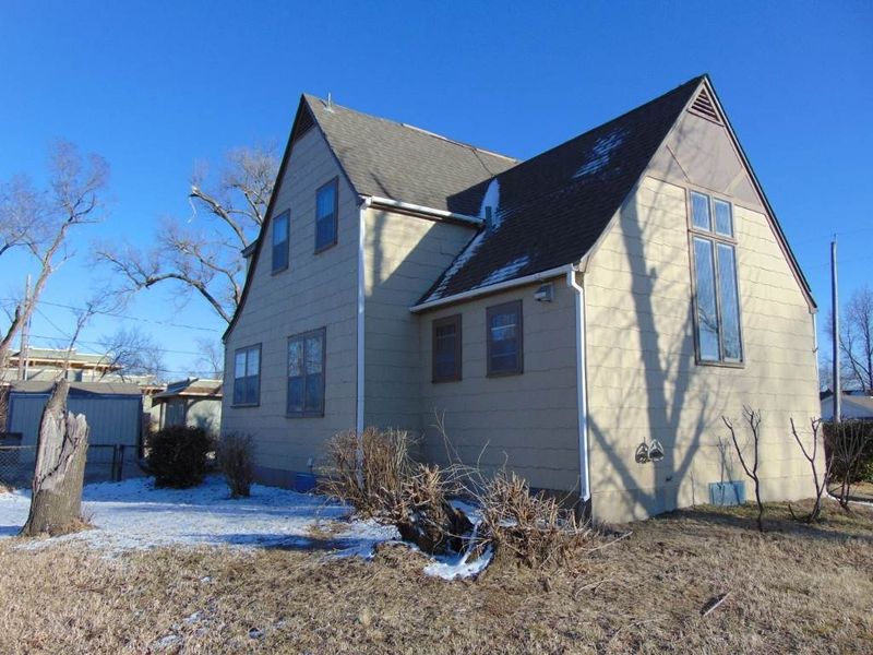 800 E 4th, Eureka, KS 67045