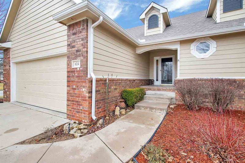 624 Worthington Pl, Andover, KS 67002