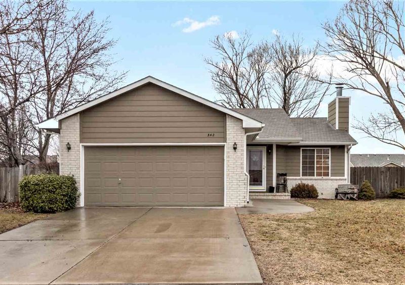342 Victoria Rd, Newton, KS 67114