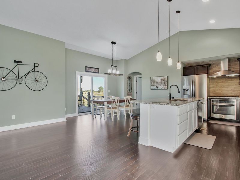 505 S Horseshoe Bnd, Maize, KS 67101