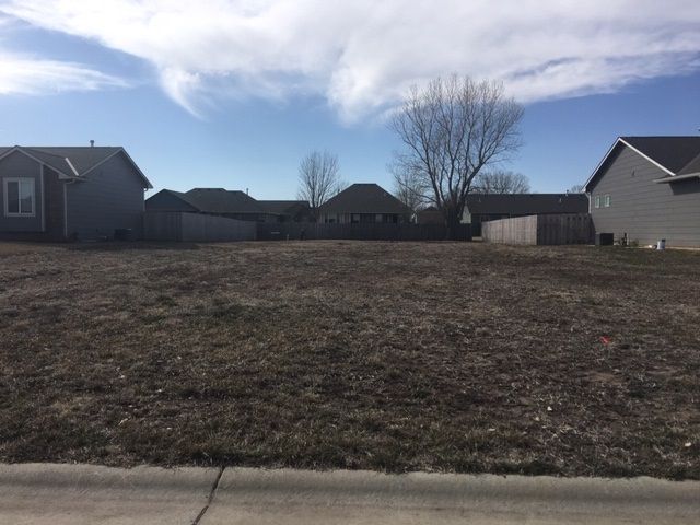 1412 S Main, Halstead, KS 67056