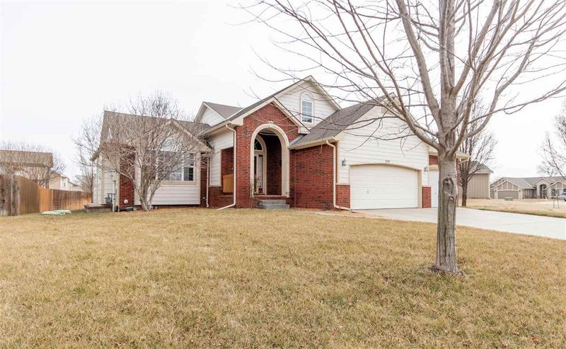 2010 N Whitetail Ct, Mulvane, KS 67110