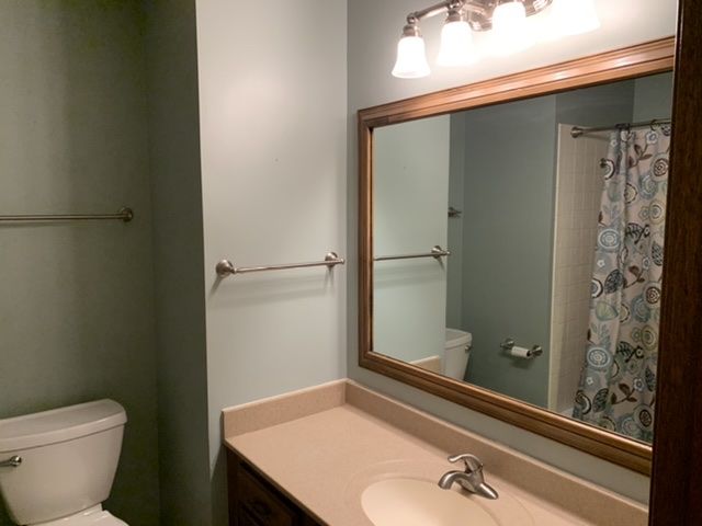 1307 E Briarwood Rd, Derby, KS 67037
