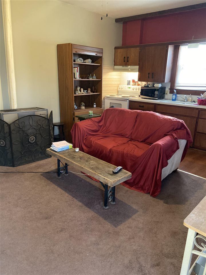 715 W 3rd, Halstead, KS 67056