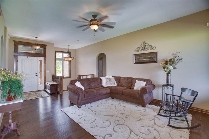 4716 N Emerald Ct, Maize, KS 67101
