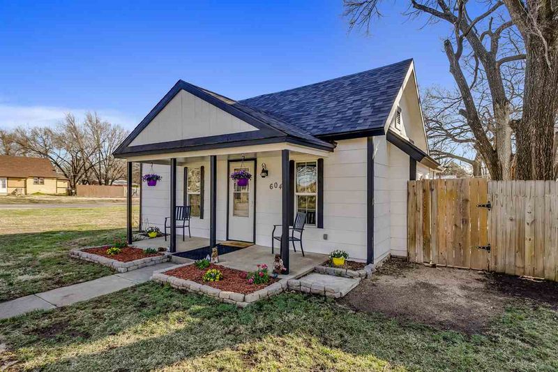 604 S Maple St, Douglass, KS 67039