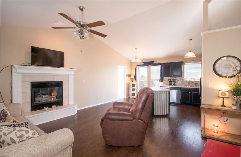 763 E Peach Ave, Haysville, KS 67060