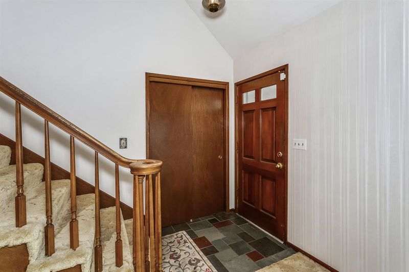 831 E Sunrise Ct, Derby, KS 67037