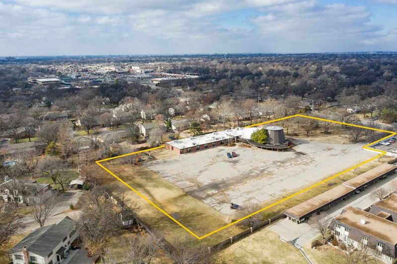 7011 E Central Ave, Wichita, KS 67206