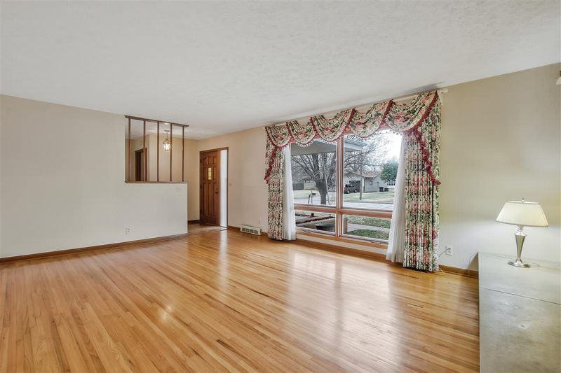 2740 S Larkin, Wichita, KS 67216