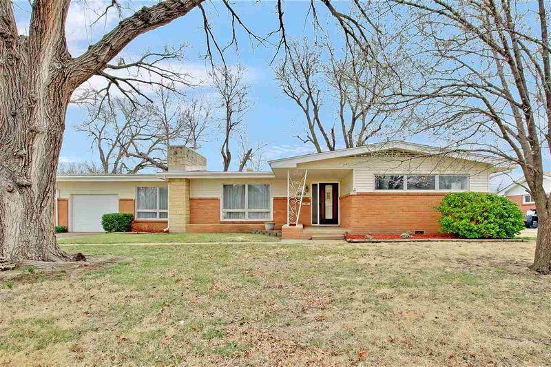 2740 S Larkin, Wichita, KS 67216