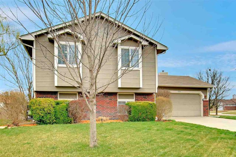 7302 E 35th St N, Wichita, KS 67226