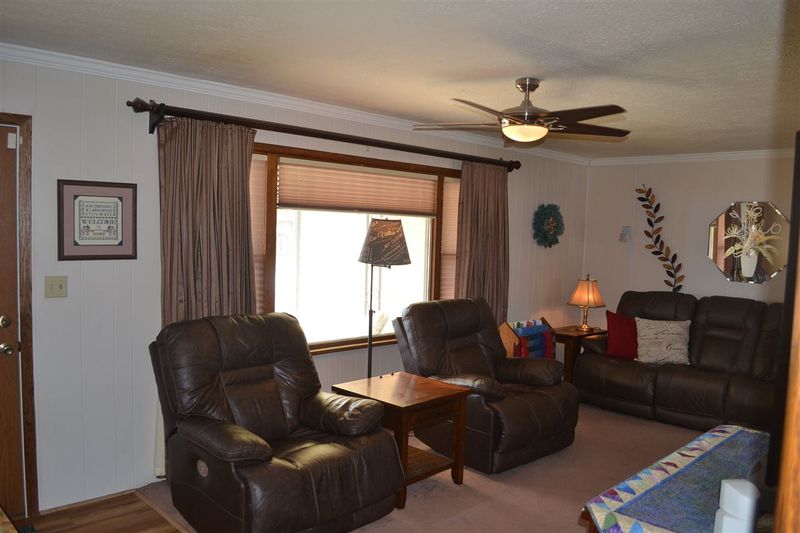 3902 Meadow Ln, Wichita, KS 67218