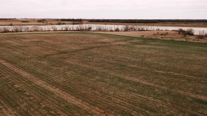 8604 S Webb Rd, Newton, KS 67114