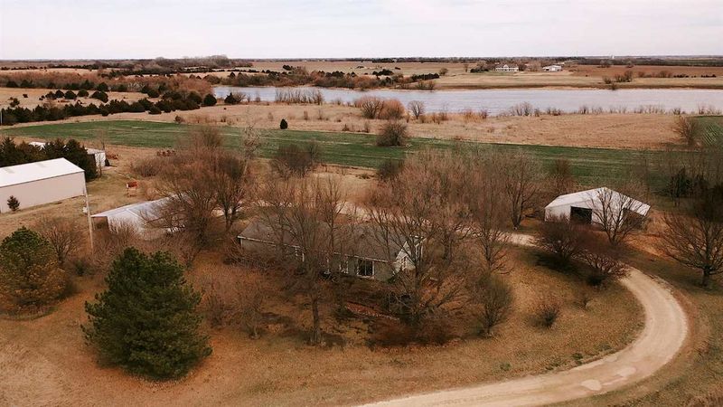 8604 S Webb Rd, Newton, KS 67114