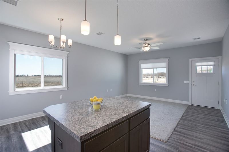404 N Aurora St, Rose Hill, KS 67133