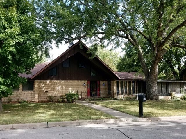 600 W 9th, Newton, KS 67114