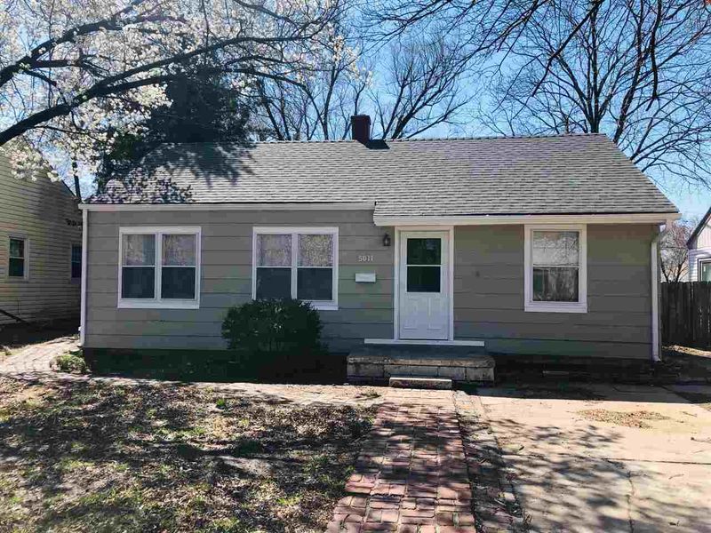 5011 E Elm St, Wichita, KS 67208