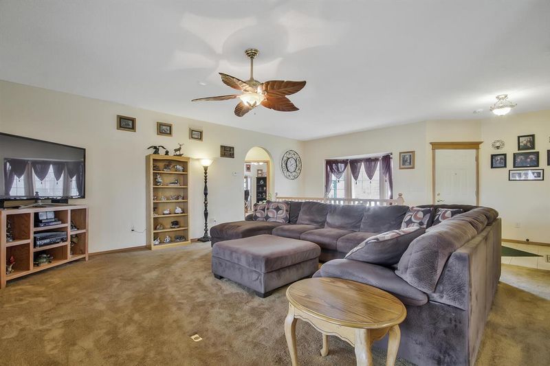 568 N Caleb St, Haysville, KS 67060