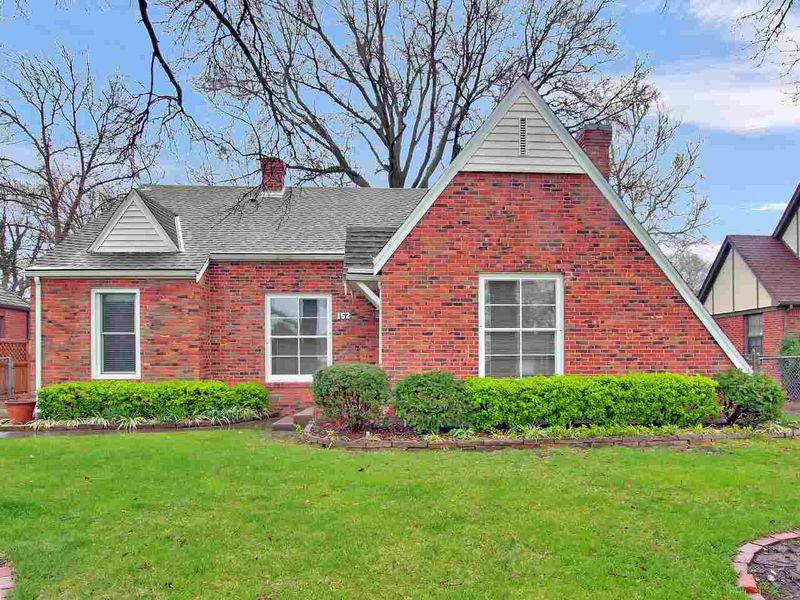 152 N Pinecrest St, Wichita, KS 67208