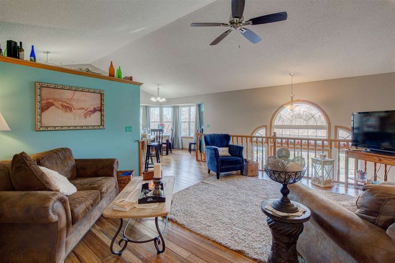 1228 Trinity Dr, Newton, KS 67114
