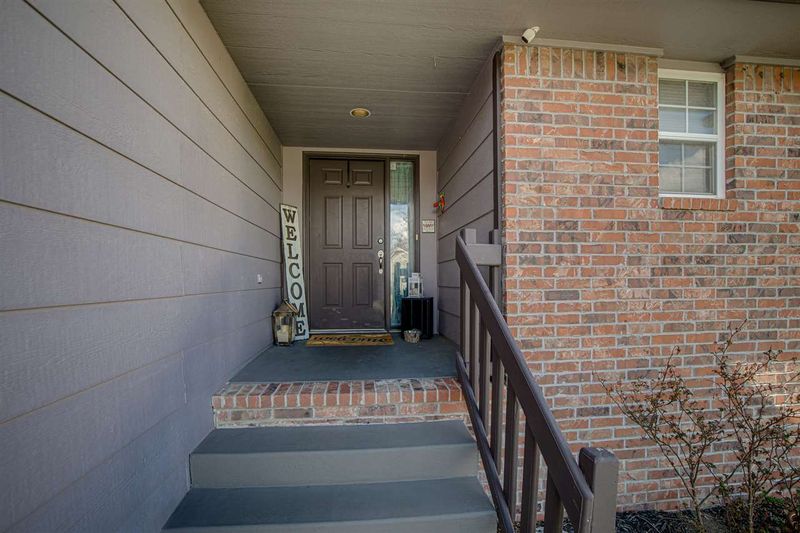 1228 Trinity Dr, Newton, KS 67114